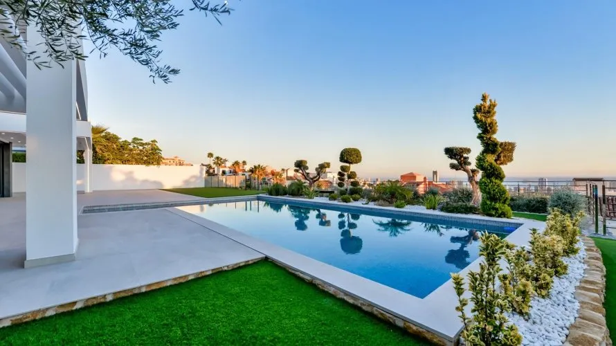 Villa de 7 dormitorios en Finestrat, Spain No. 703 № 2