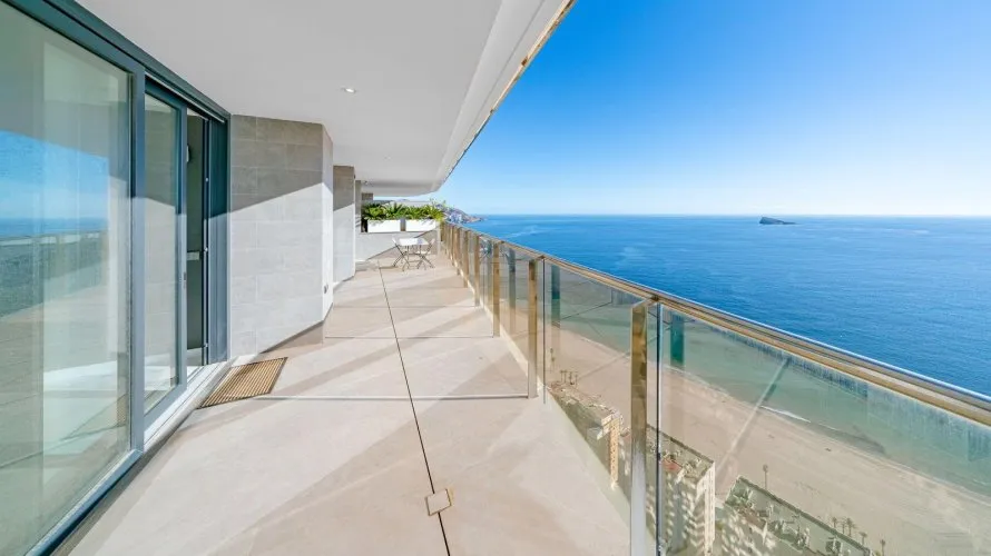 Apartamento de 3 dormitorios en Benidorm, Spain No. 672 № 6