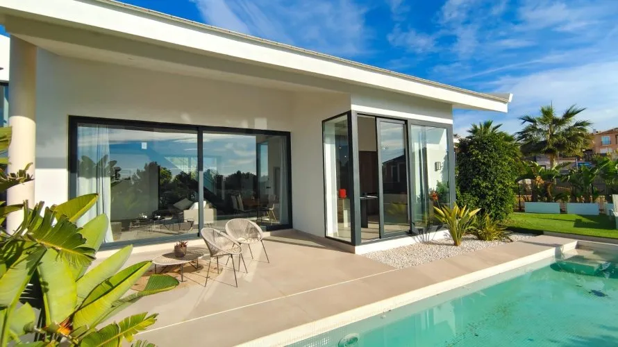 Villa de 4 dormitorios en Finestrat, Spain No. 834
