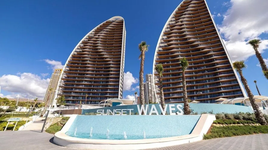 Apartamento de 3 dormitorios en Benidorm, Spain No. 853 № 8