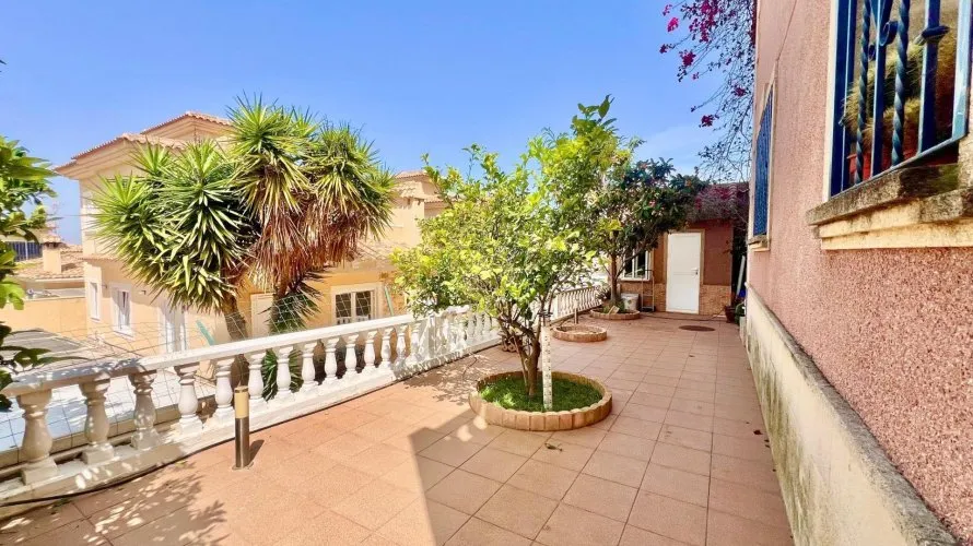 Villa de 3 dormitorios en Torrevieja, Spain No. 120 № 19