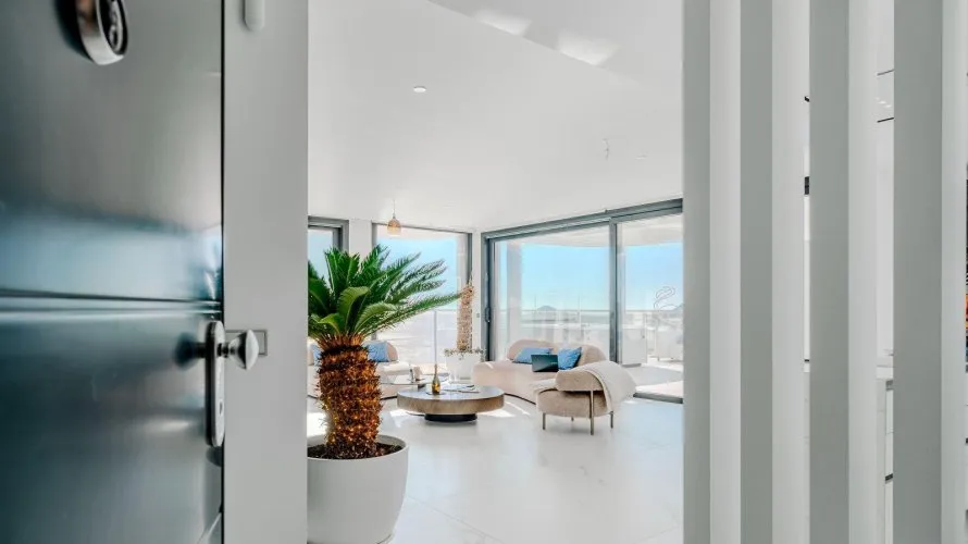Apartamento de 3 dormitorios en Benidorm, Spain No. 672 № 8