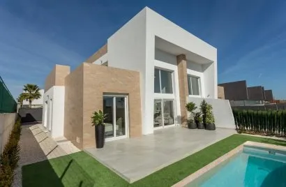 Сasa de 3 dormitorios en Algorfa, Spain No. 527