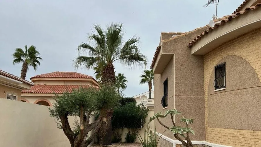 Villa de 3 dormitorios en Benijófar, Spain No. 241 № 4