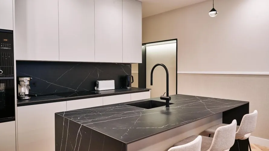 Apartamento de 3 dormitorios en Madrid, Spain No. 664 № 1