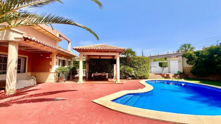 Villa de 3 dormitorios en Torrevieja, Spain No. 120 № 12