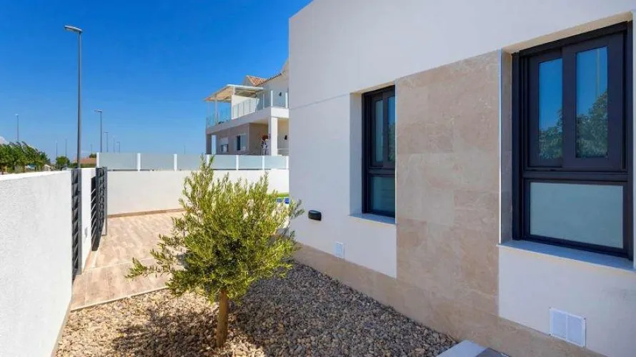 Villa de 3 dormitorios en Daya Nueva, Spain No. 275 № 21