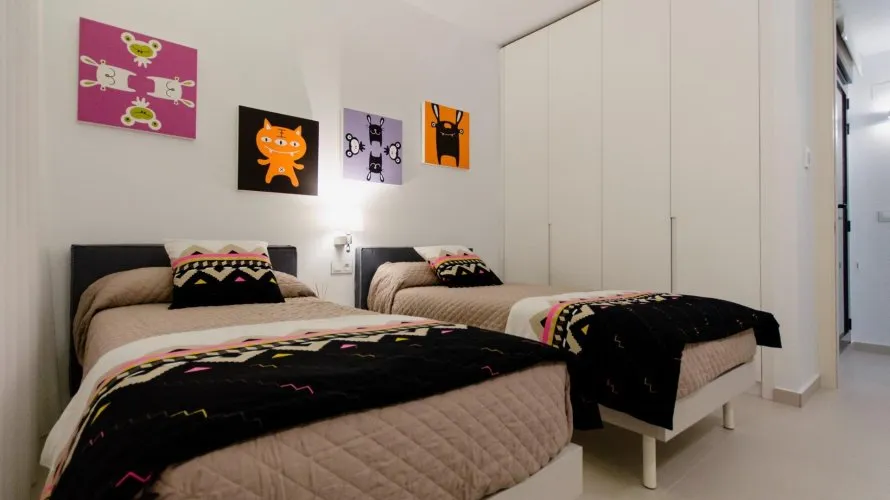 Villa de 4 dormitorios en Campoamor, Spain No. 609 № 9