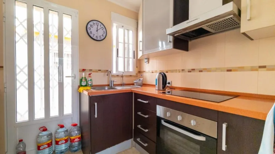 Сasa de 3 dormitorios en La Mata, Spain No. 222 № 7