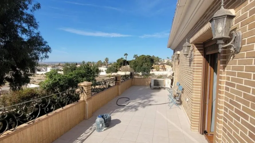 Villa de 5 dormitorios en Ciudad Quesada, Spain No. 548 № 17