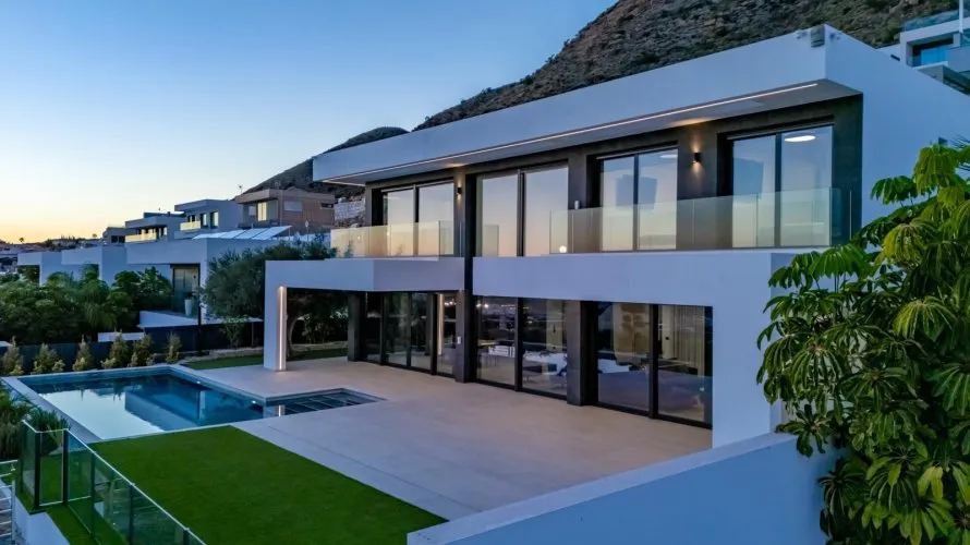 Villa de 7 dormitorios en Finestrat, Spain No. 703 № 28