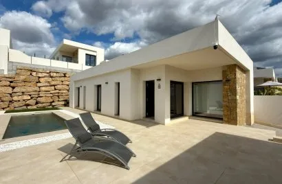 Villa de 3 dormitorios en Finestrat, Spain No. 634