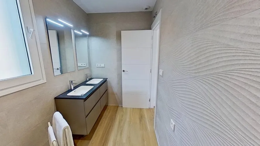 Apartamento de 2 dormitorios en Benidorm, Spain No. 107