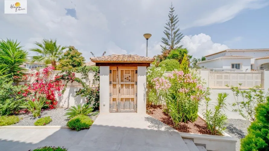 Villa de 5 dormitorios en Calpe, Spain No. 443 № 3
