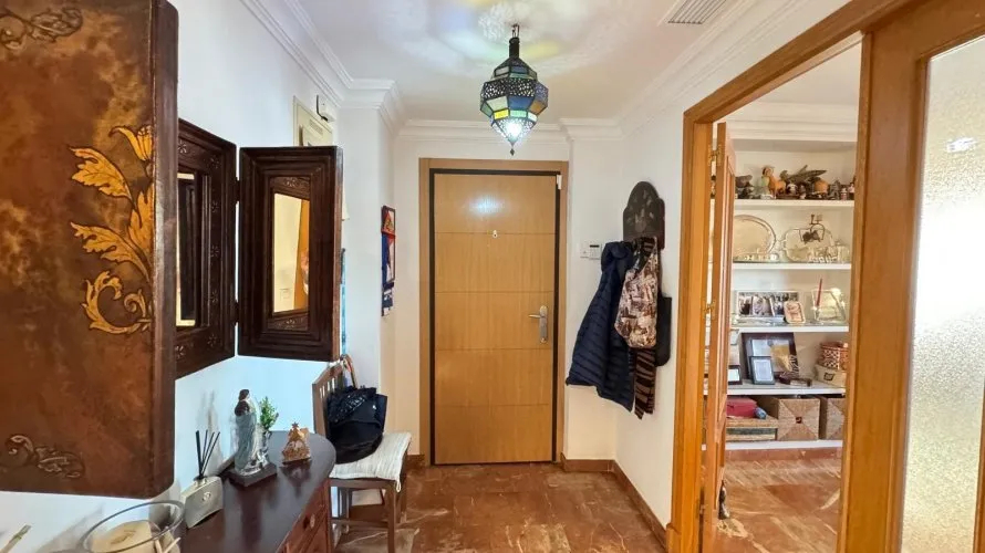 Apartamento de 4 dormitorios en Torrevieja, Spain No. 84 № 1