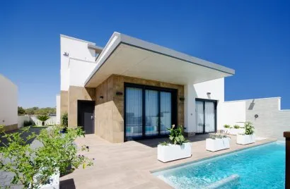 Villa de 3 dormitorios en San Miguel de Salinas, Spain No. 347