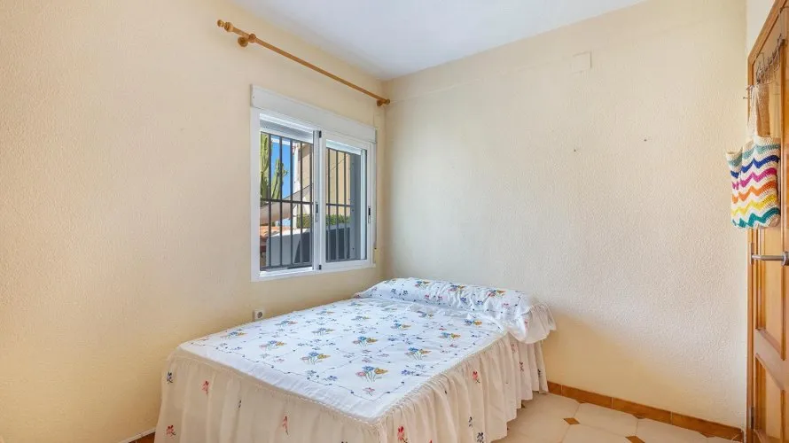 Villa de 4 dormitorios en Torrevieja, Spain No. 835 № 11