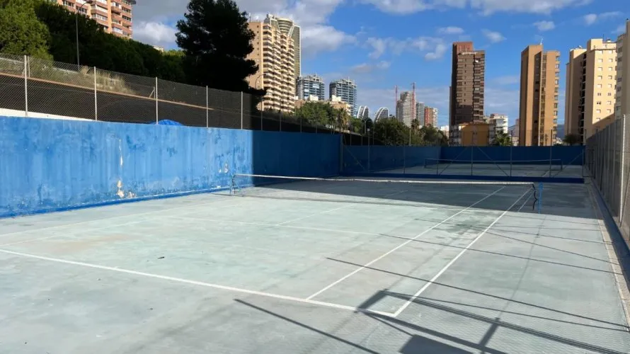 Apartamento de 2 dormitorios en Benidorm, Spain No. 392 № 26