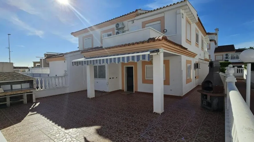 Ático de 4 dormitorios en Torrevieja, Spain No. 641