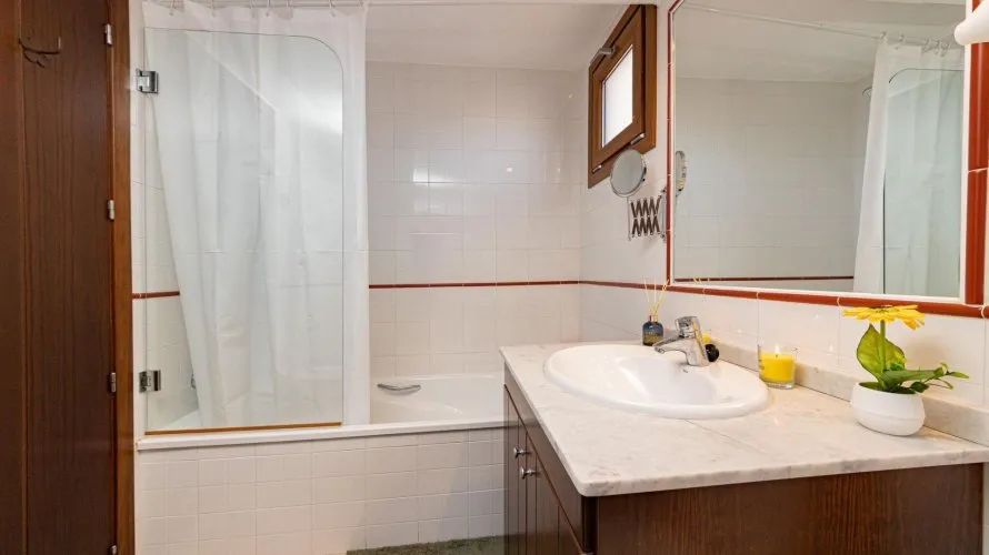 Apartamento de 2 dormitorios en Torrevieja, Spain No. 541 № 2