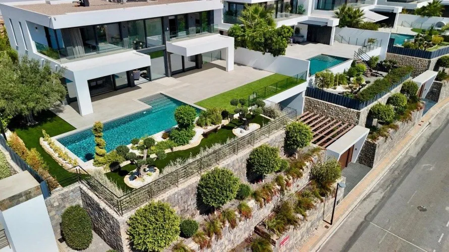 Villa de 890m² en Benidorm, Spain No. 832 № 1