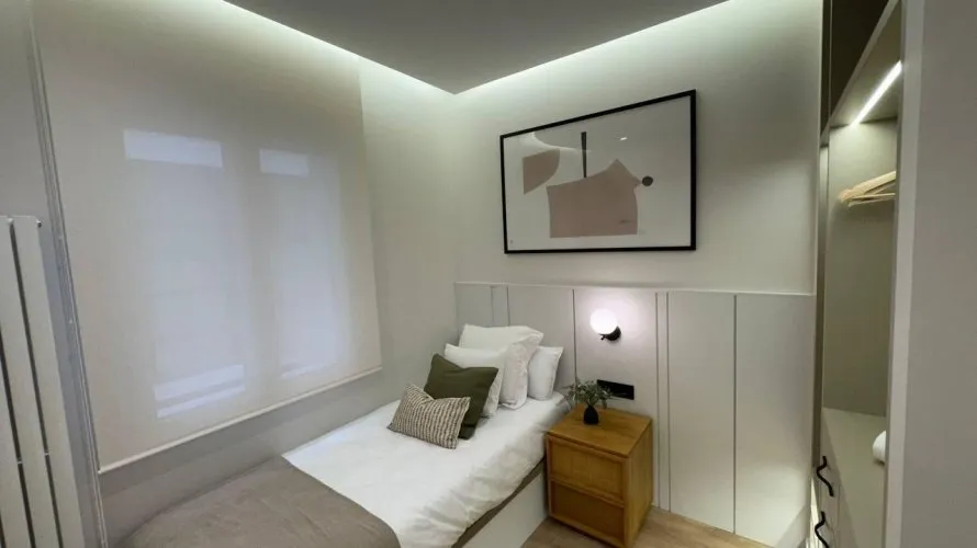 Apartamento de 2 dormitorios en Madrid, Spain No. 587 № 11