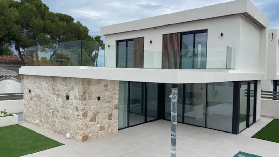 Villa de 3 dormitorios en Alicante, Spain No. 534