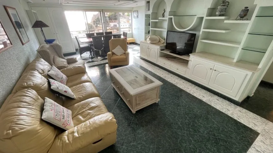 Apartamento de 2 dormitorios en Benidorm, Spain No. 392 № 1