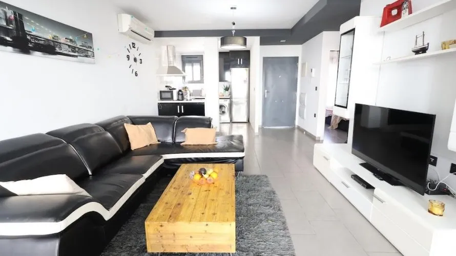 Apartamento de 2 dormitorios en La Zenia, Spain No. 935 № 4