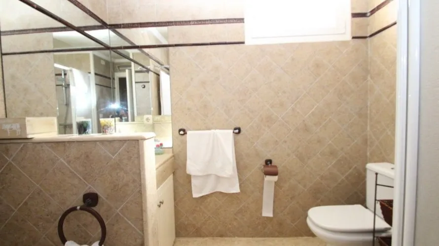 Villa de 5 dormitorios en Cabo Roig, Spain No. 563 № 16