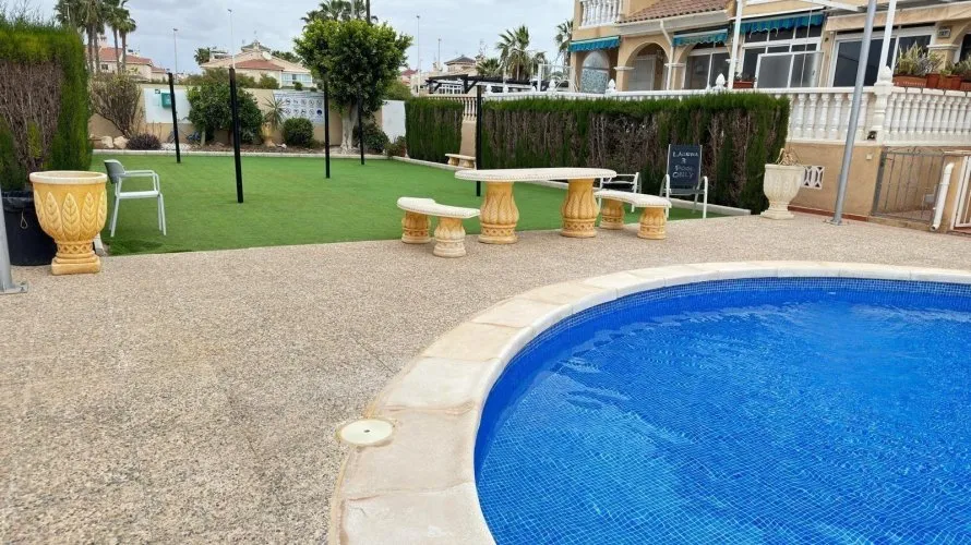 Villa de 4 dormitorios en Playa Flamenca II, Spain No. 169 № 16