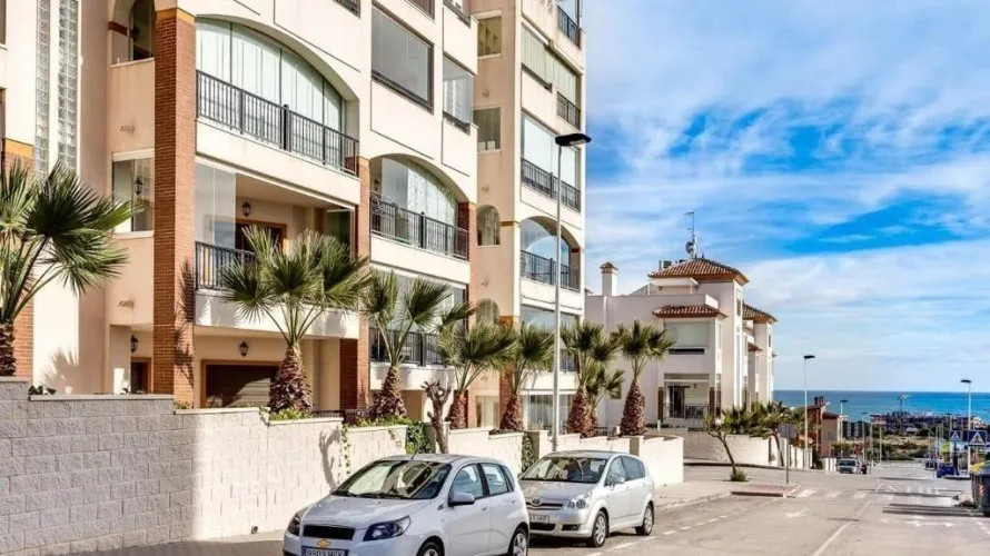 Apartamento de 3 dormitorios en Guardamar del Segura, Spain No. 633 № 15