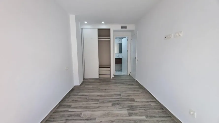 Apartamento de 3 dormitorios en Torrevieja, Spain No. 104 № 27