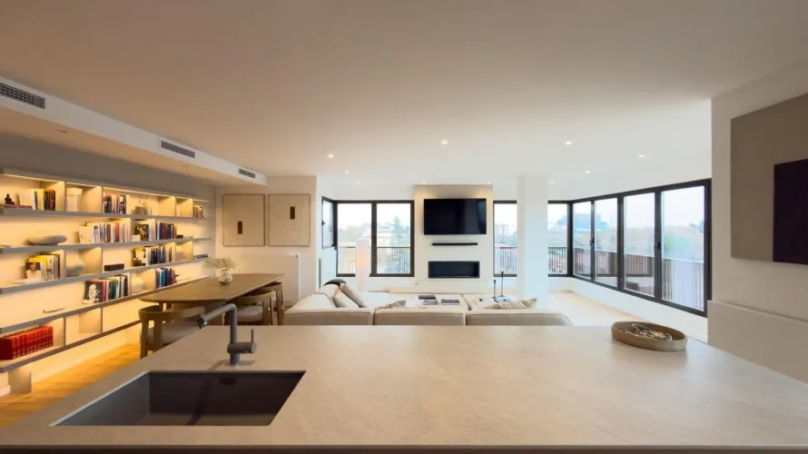 Apartamento de 3 dormitorios en Madrid, Spain No. 956