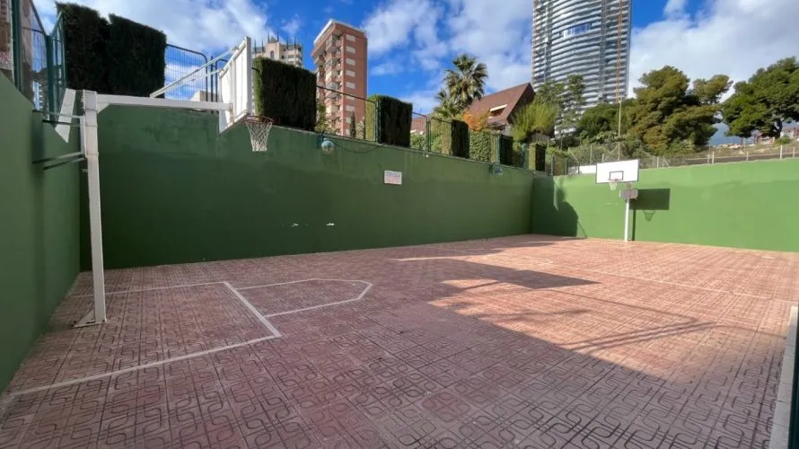 Apartamento de 2 dormitorios en Benidorm, Spain No. 392 № 27