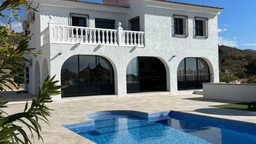 Сasa de 4 dormitorios en Villajoyosa, Spain No. 805 № 3