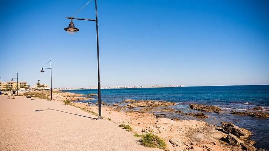Villa de 4 dormitorios en Torrevieja, Spain No. 442 № 10