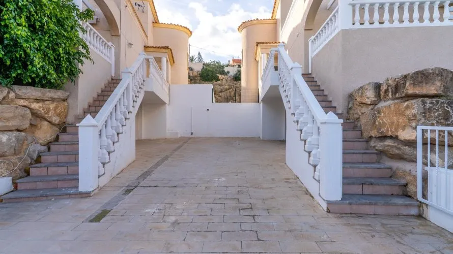 Apartamento de 3 dormitorios en El Campello, Spain No. 237 № 3