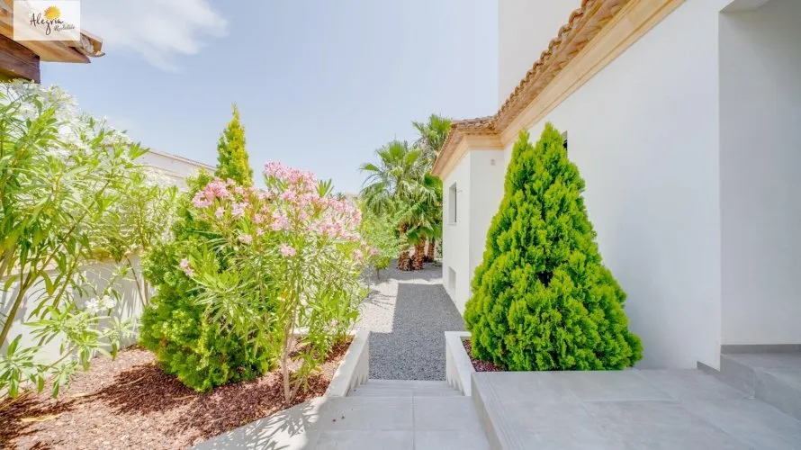 Villa de 5 dormitorios en Calpe, Spain No. 443 № 2