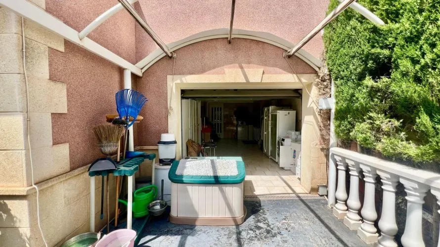 Villa de 3 dormitorios en Torrevieja, Spain No. 120 № 4