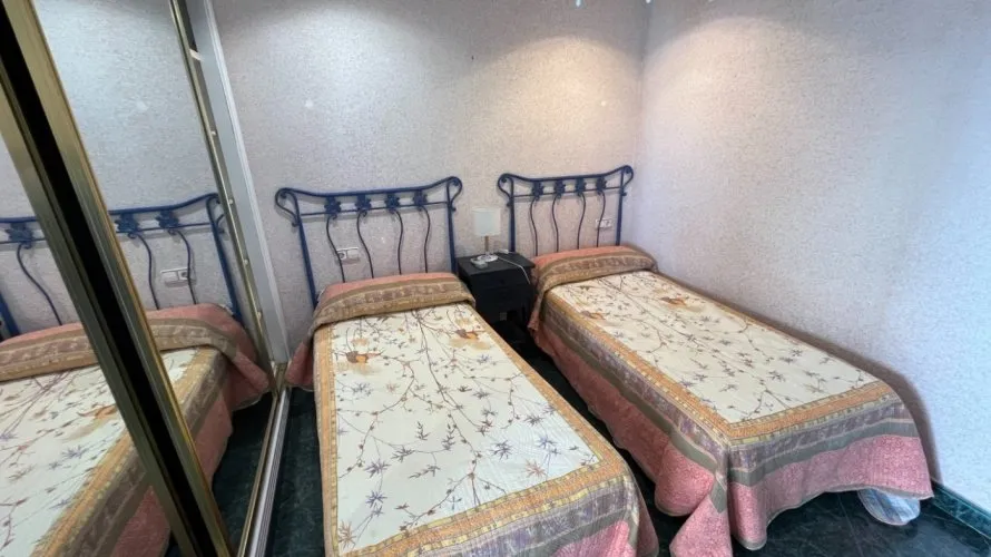 Apartamento de 2 dormitorios en Benidorm, Spain No. 392 № 11