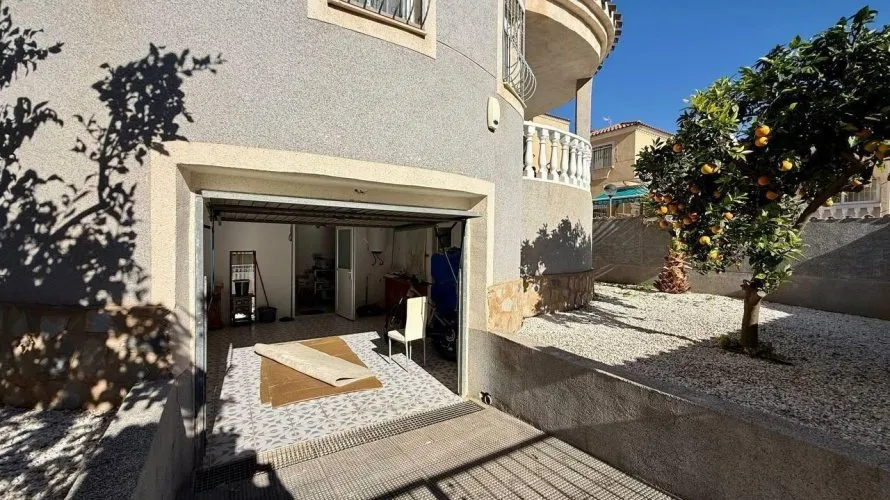 Villa de 4 dormitorios en Playa Flamenca II, Spain No. 169 № 9