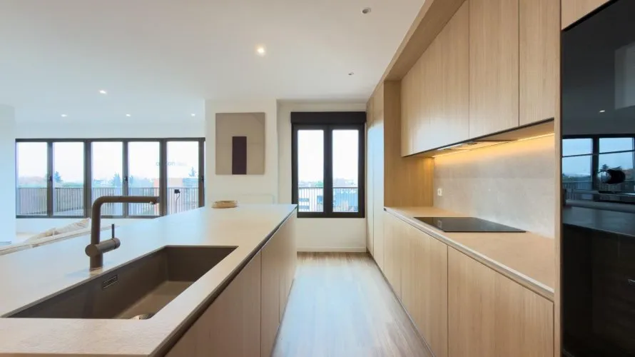 Apartamento de 3 dormitorios en Madrid, Spain No. 956 № 9