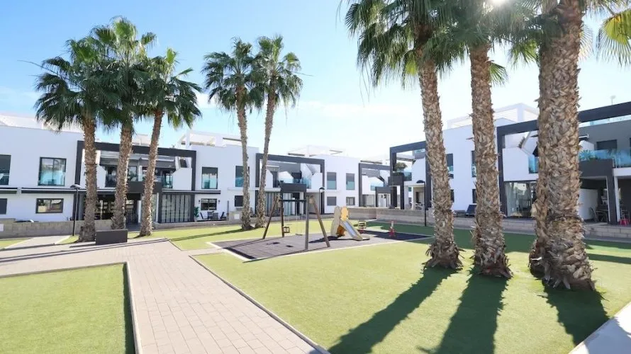 Apartamento de 2 dormitorios en La Zenia, Spain No. 935 № 18