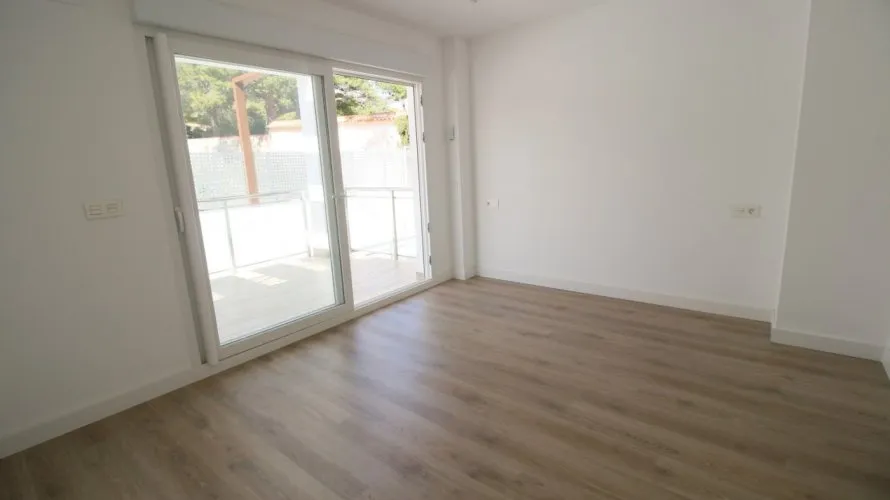 Apartamento de 4 dormitorios en La Torre, Spain No. 319 № 6