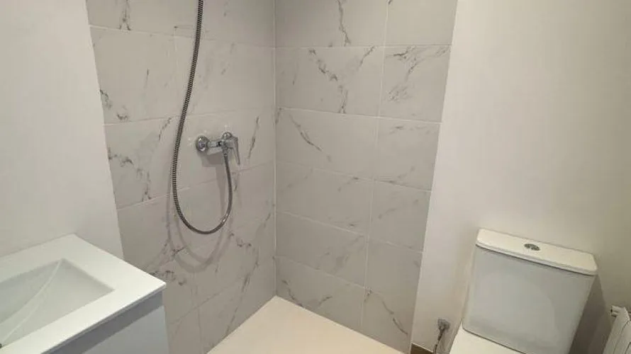 Apartamento de 2 dormitorios en Madrid, Spain No. 908 № 20