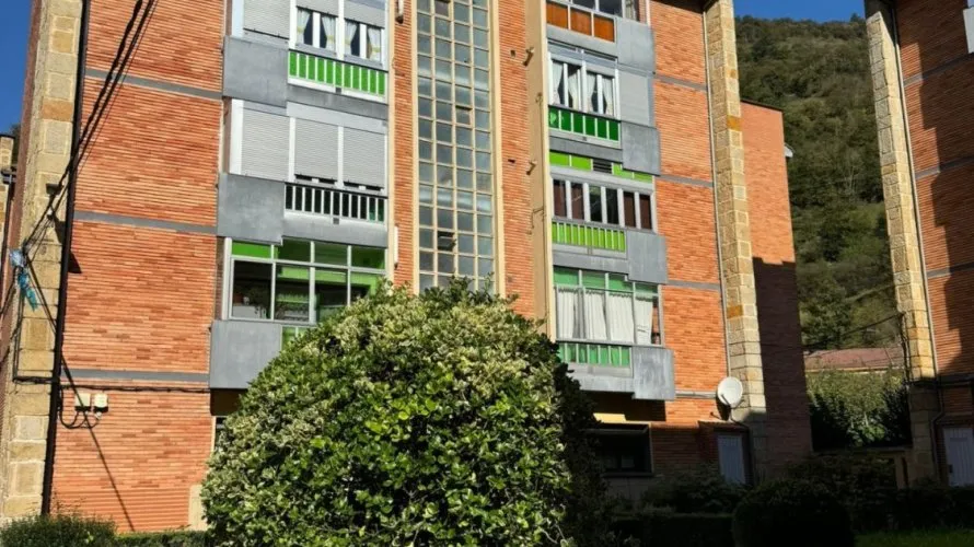 Apartamento de 55m² en Aller, Spain No. 2049 № 4