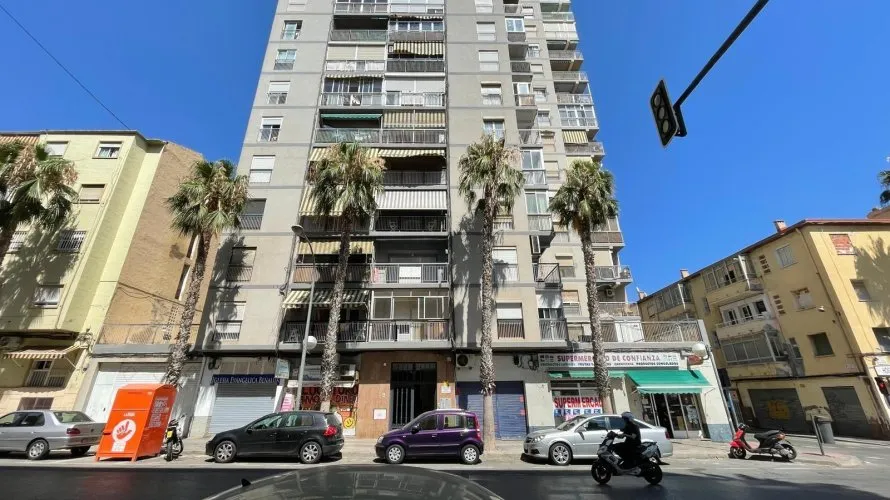 Apartamento de 2 dormitorios en Alicante, Spain No. 1289 № 1