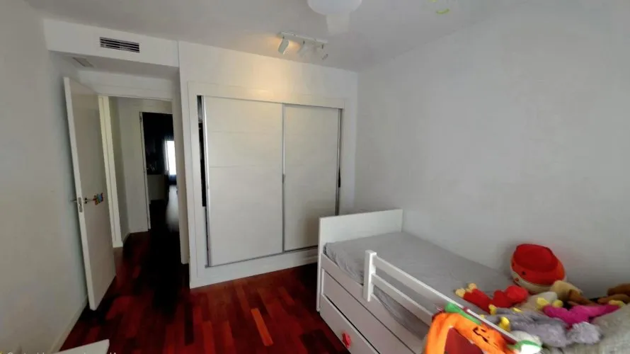Apartamento de 3 dormitorios en Alicante, Spain No. 2019 № 13