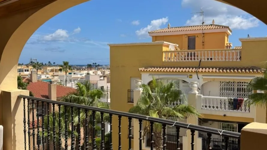 Apartamento de 2 dormitorios en Torrevieja, Spain No. 995 № 12